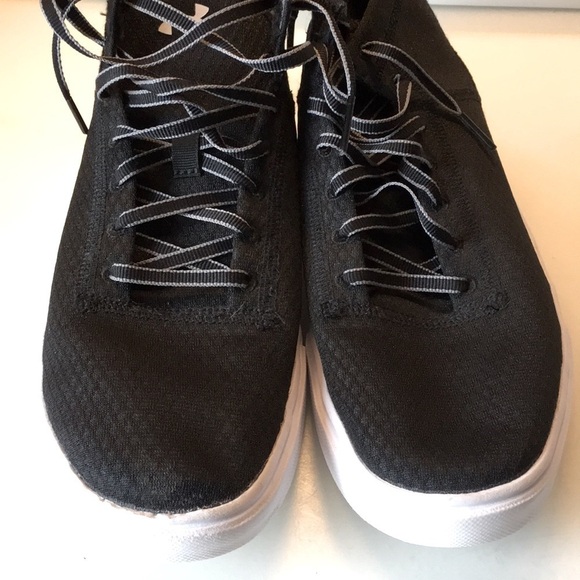 UA Boys 7Y Grade School Kickit 2 Mid Wt Shoes. D/5/A237 - Picture 8 of 9